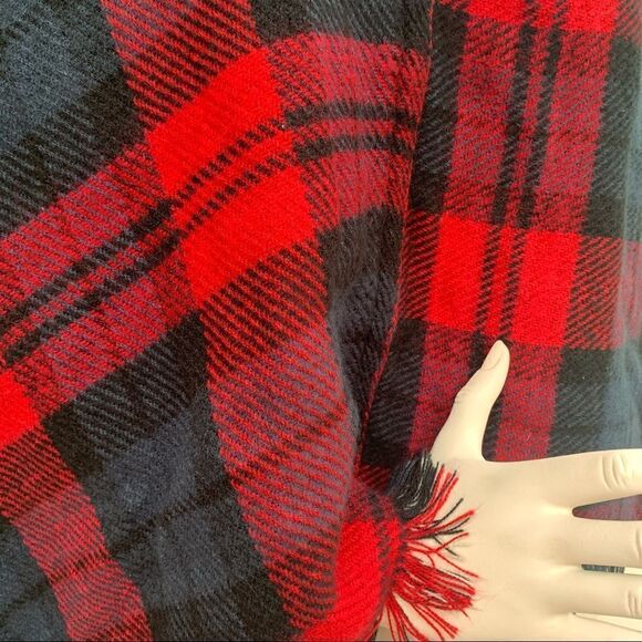 Reversible soft flannel plaid  poncho with fringe OS - Picture 3 of 5